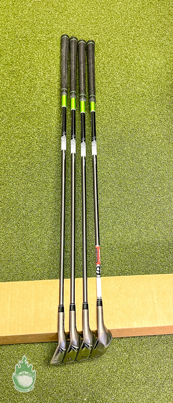 Used RH TaylorMade RBZ Irons 8-PW/SW 65g Regular Graphite Golf Club Set 12 Used RH TaylorMade RBZ Irons 8-PW/SW 65g Regular Graphite Golf Club Set - Image 10