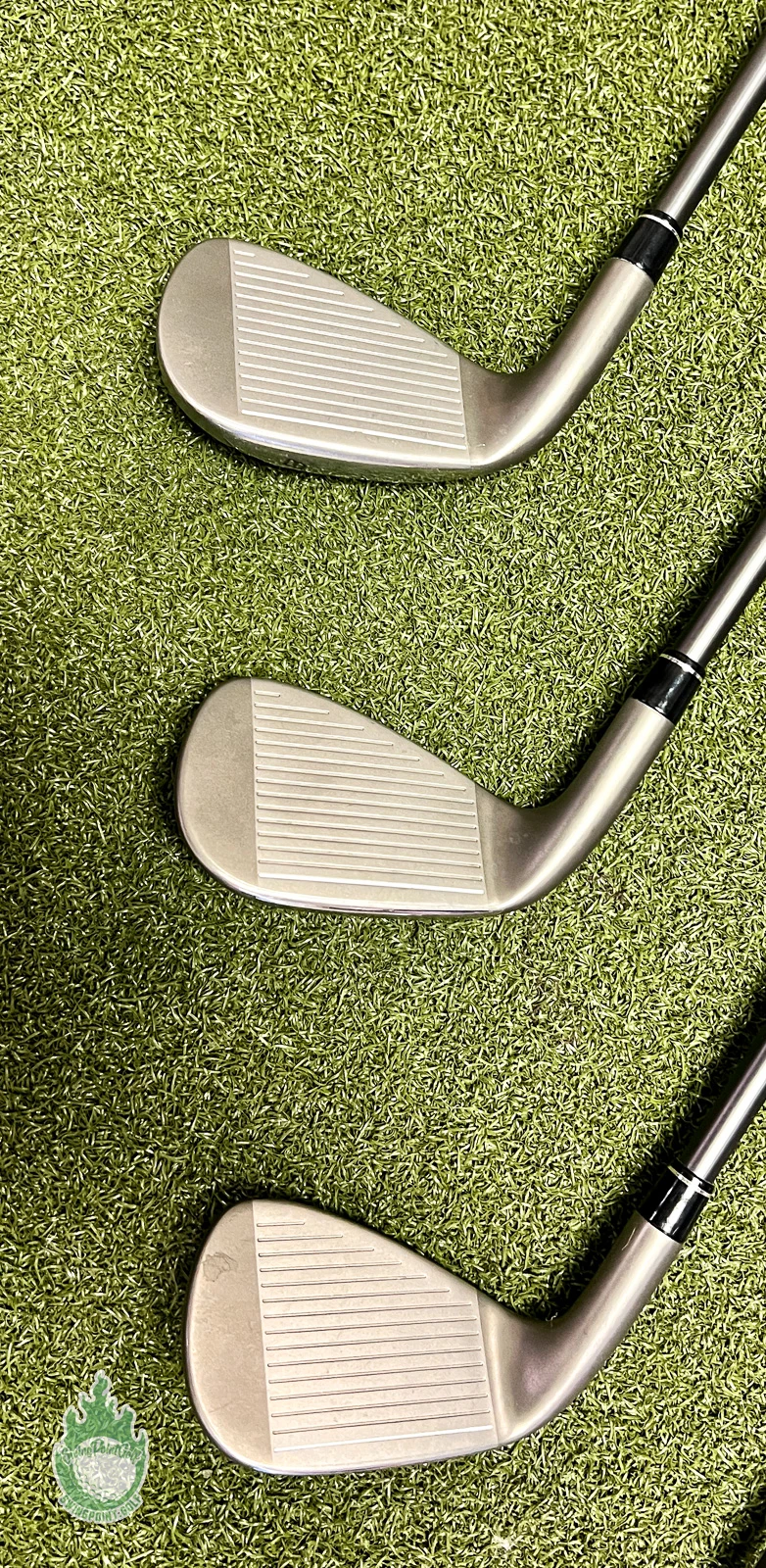 Used RH TaylorMade RBZ Irons 8-PW/SW 65g Regular Graphite Golf Club Set 7 Used RH TaylorMade RBZ Irons 8-PW/SW 65g Regular Graphite Golf Club Set - Image 5