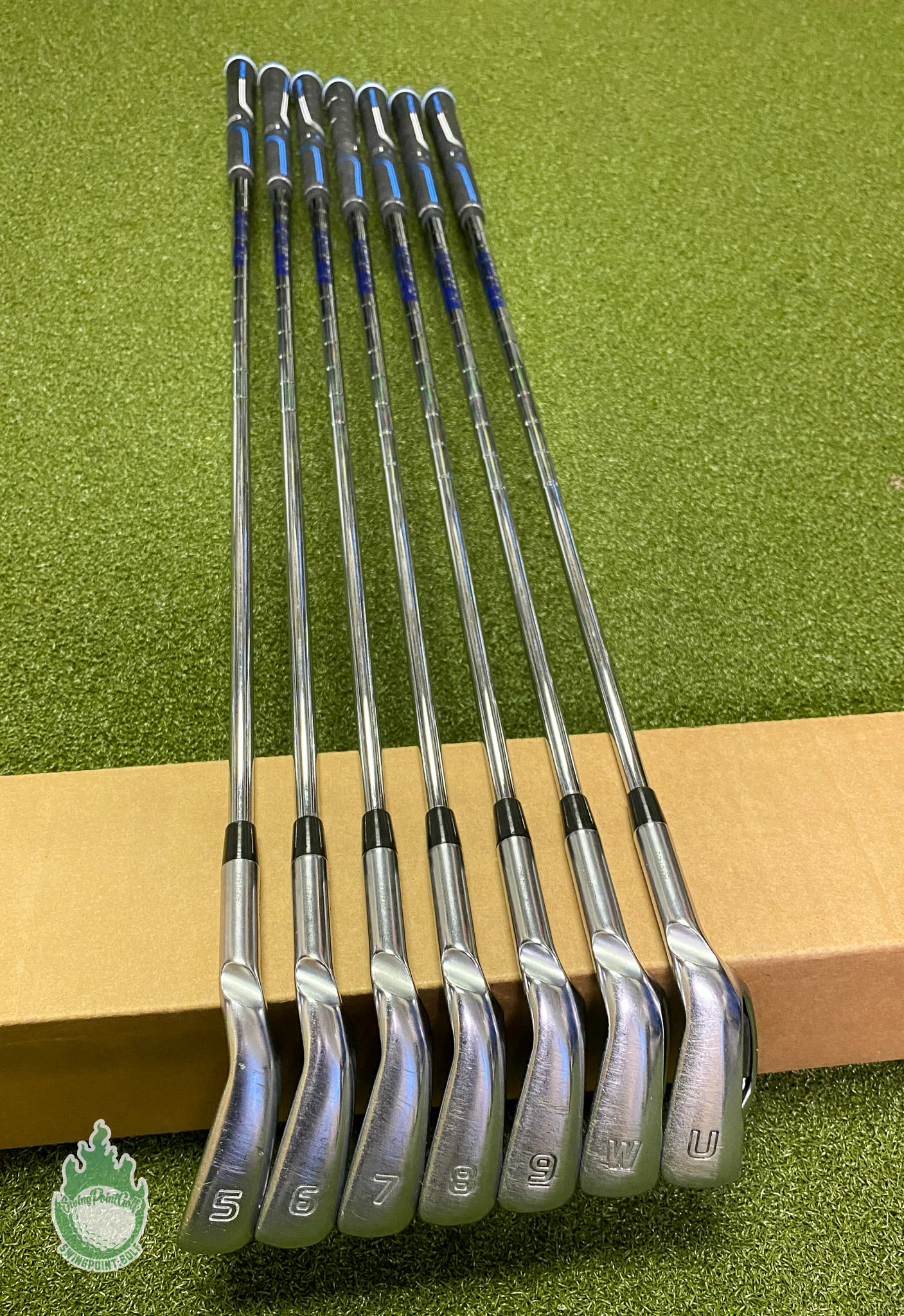 Used RH Ping Black Dot G410 Irons 5-PW/UW AWT 2.0 Regular Flex Steel Golf Set 4 Used RH Ping Black Dot G410 Irons 5-PW/UW AWT 2.0 Regular Flex Steel Golf Set - Image 2