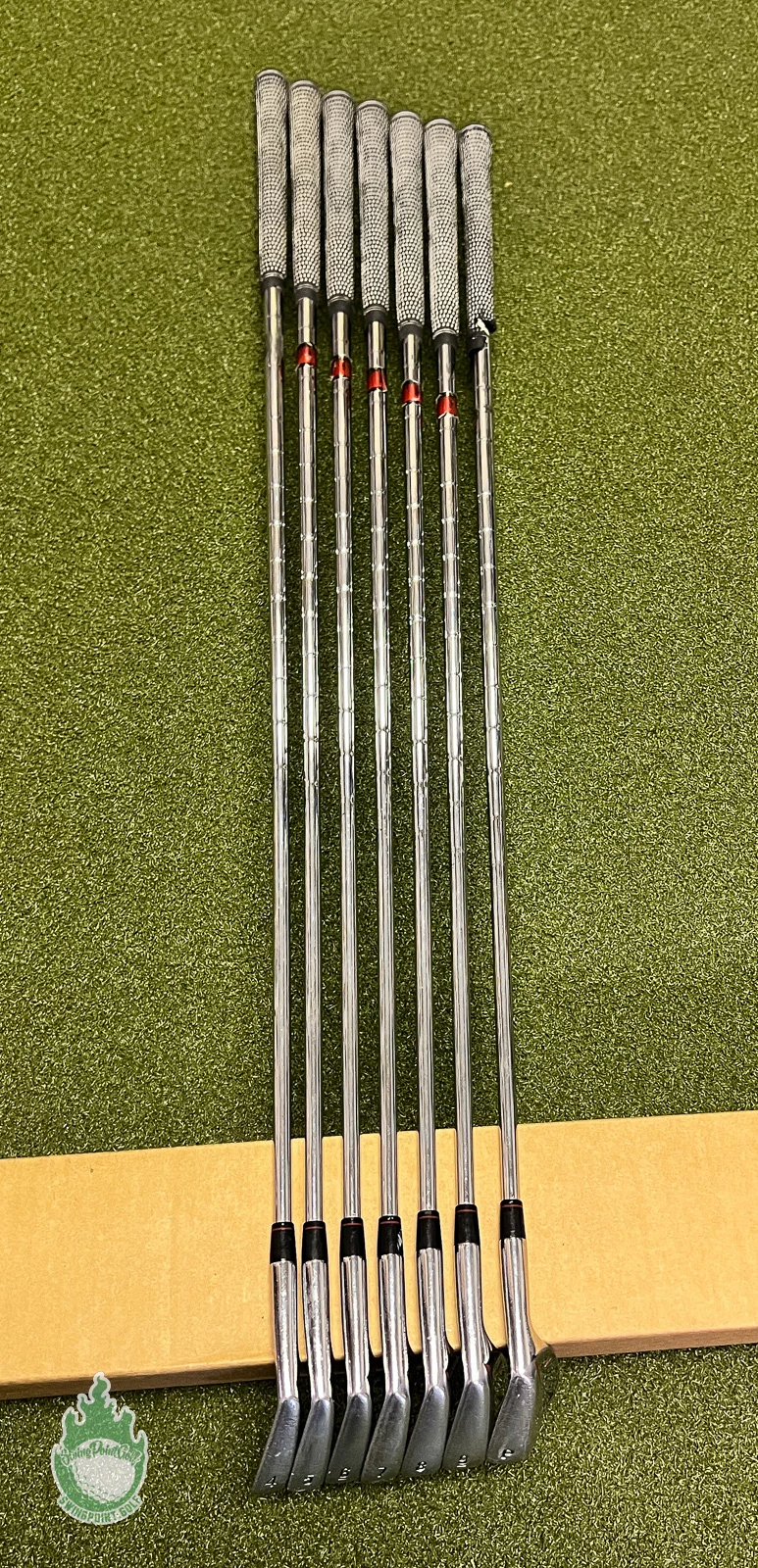 Used Nike Victory Red Tiger Woods Forged Irons 4-PW S300 Stiff Steel Golf Set 6 Used Nike Victory Red Tiger Woods Forged Irons 4-PW S300 Stiff Steel Golf Set - Image 4