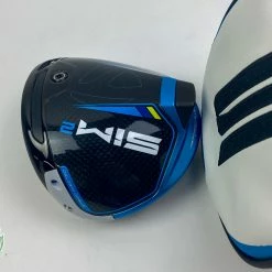 Tour Issued RH 2021 TaylorMade SIM 2 MAX Driver 8* HEAD ONLY Golf Club + Sign -Callaway Club Shop IMG 6549