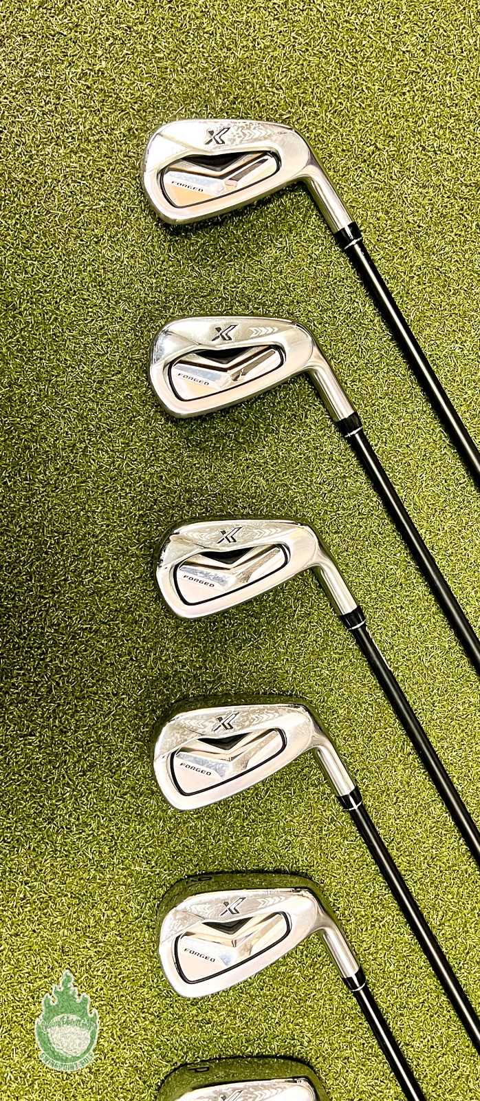 Used XXIO X Black Irons 5-PW/AW/SW AX-1 59g Stiff Flex Graphite Golf Club Set 11 Used XXIO X Black Irons 5-PW/AW/SW AX-1 59g Stiff Flex Graphite Golf Club Set - Image 9