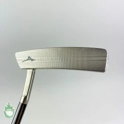 New RH Mizuno M Craft OMOI 01 White Satin Forged 35″ Putter Steel Golf Club 23 New RH Mizuno M Craft OMOI 01 White Satin Forged 35″ Putter Steel Golf Club -Callaway Club Shop IMG 7689 2